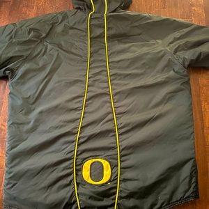 Y2K Red Nike tag “Oregon Ducks” Windbreaker